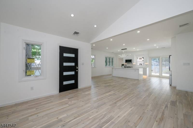 137 Myrtle Ave, Allendale Boro, NJ 07401