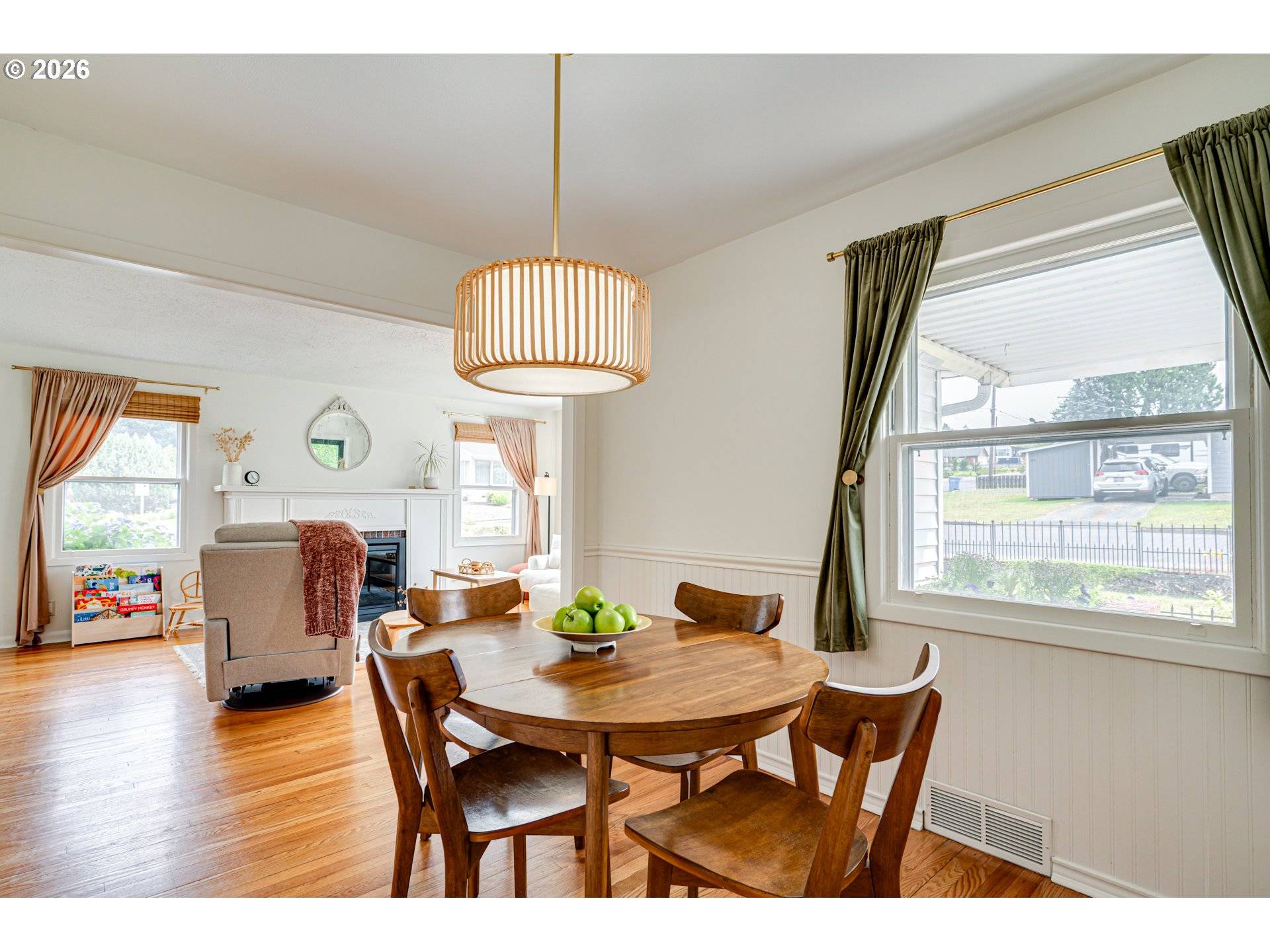 813 N 16TH AVE, Kelso, WA 98626
