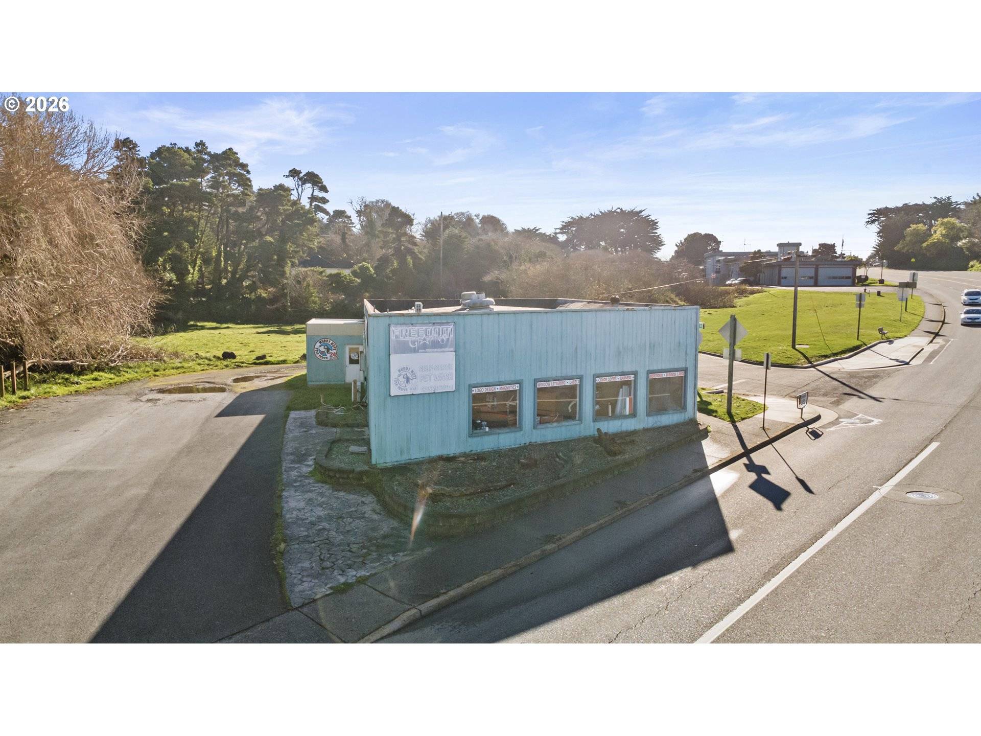 240 Highway 101, Bandon, OR 97411