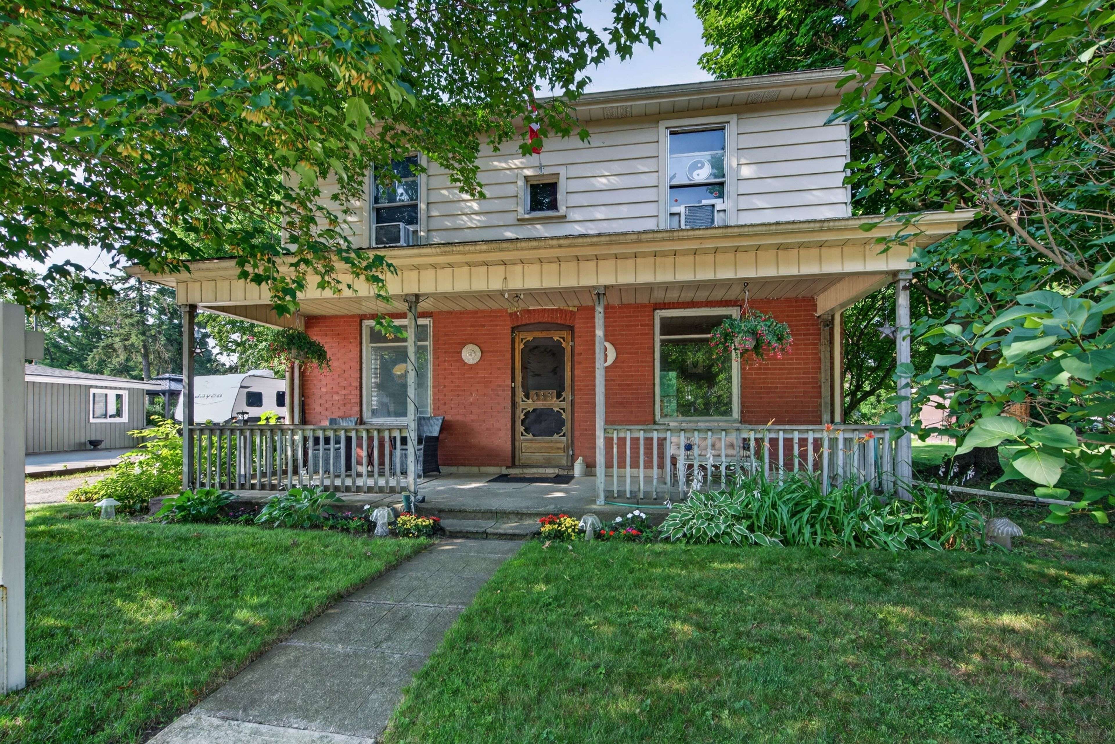 113 Freelton RD, Hamilton, ON L0R 1K0