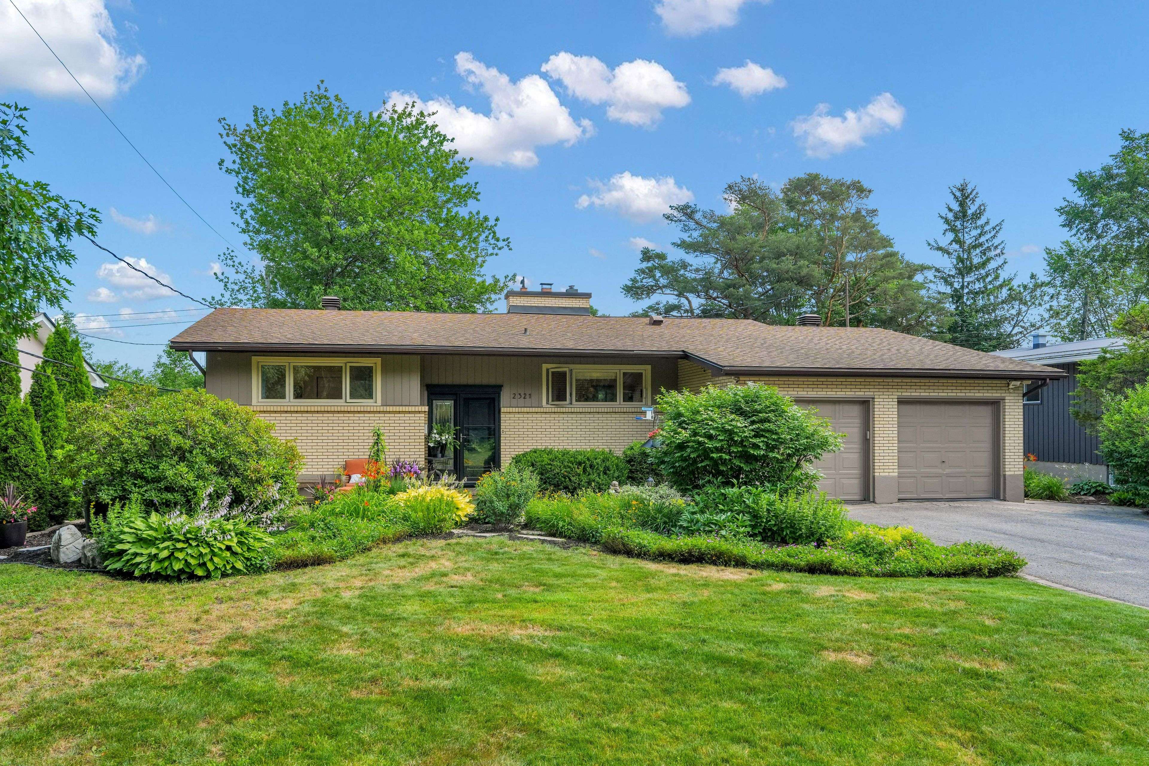 2321 Hillary AVE, Alta Vista And Area, ON K1H 7J2