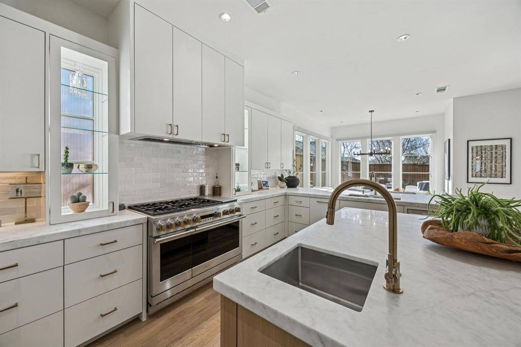 8427 Midway Road, Dallas, TX 75209