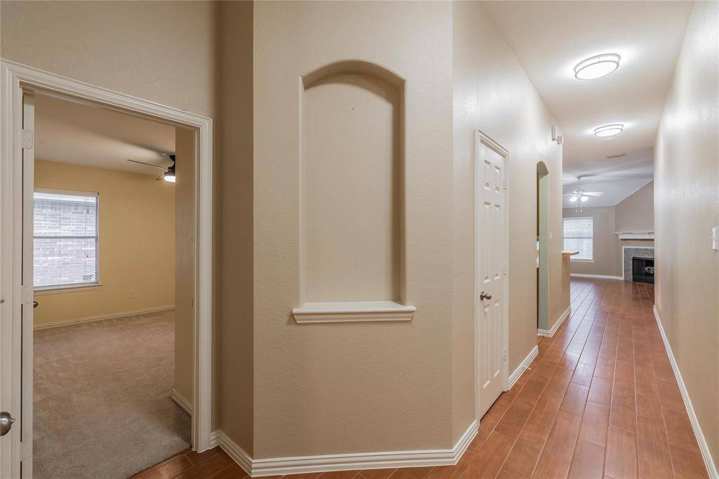 7801 Quiet Waters Drive, Arlington, TX 76016