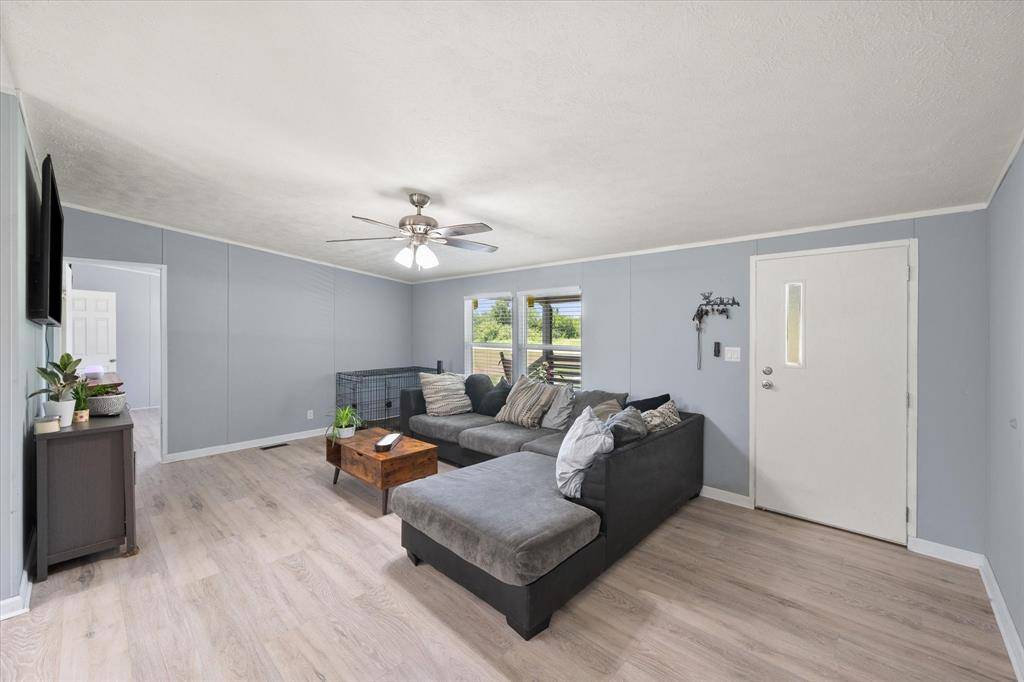 212 SE County Road 3048a, Corsicana, TX 75109