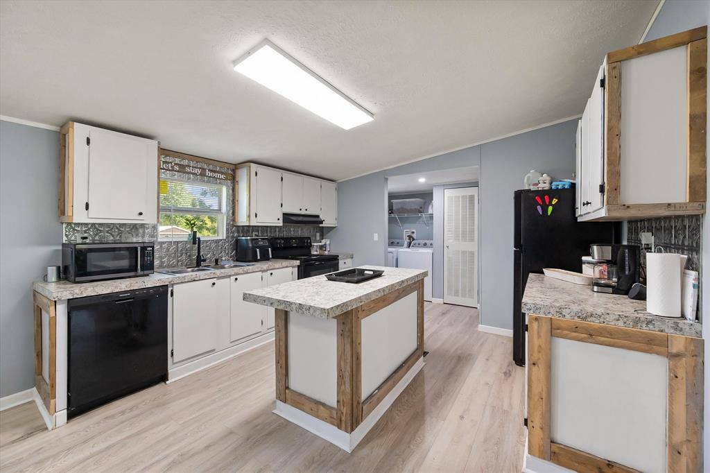 212 SE County Road 3048a, Corsicana, TX 75109