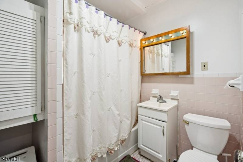 7 Wolf Pl, Irvington Twp., NJ 07111