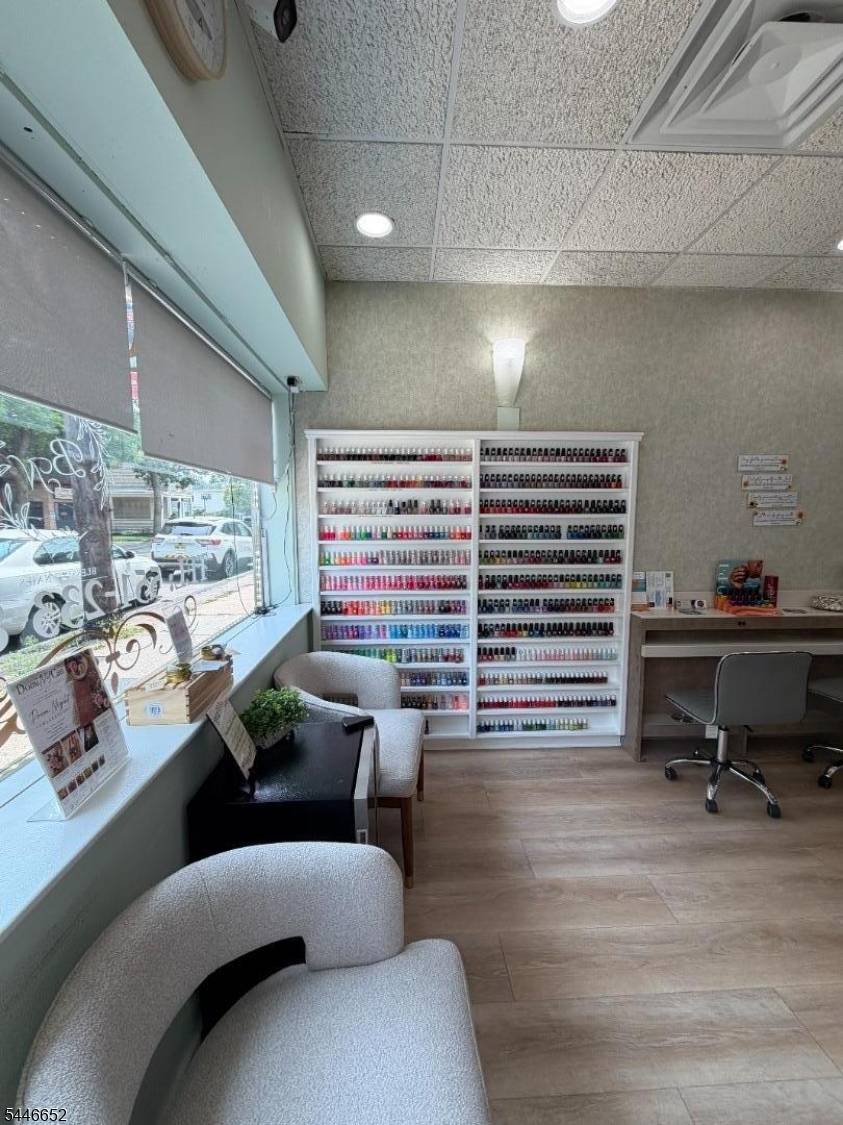 580 Lafayette Ave, Hawthorne Boro, NJ 07506
