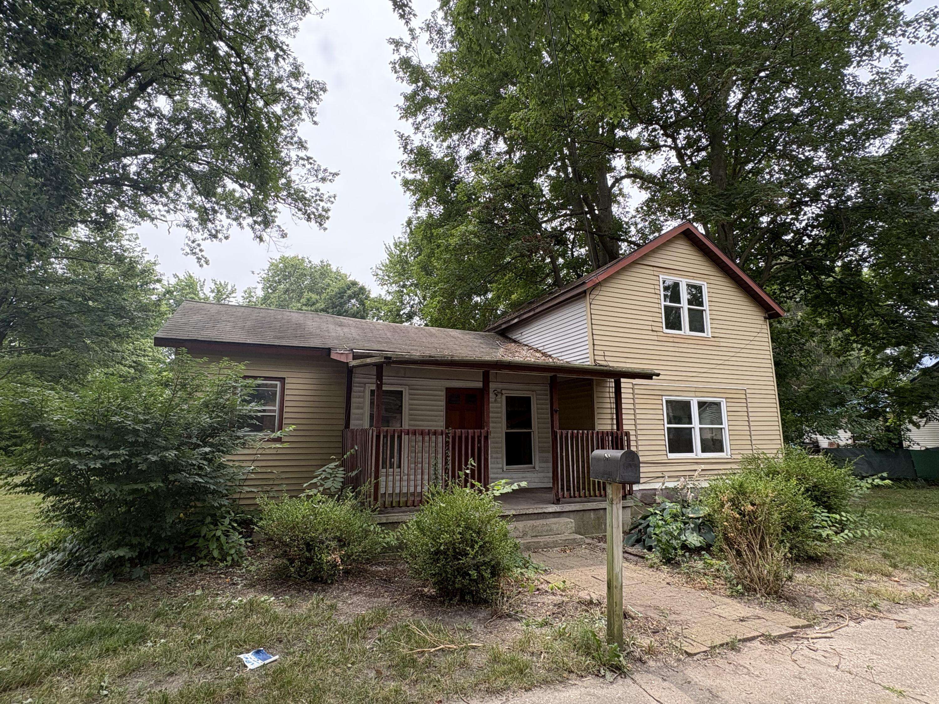 212 W South ST, Hartford City, MI 49057