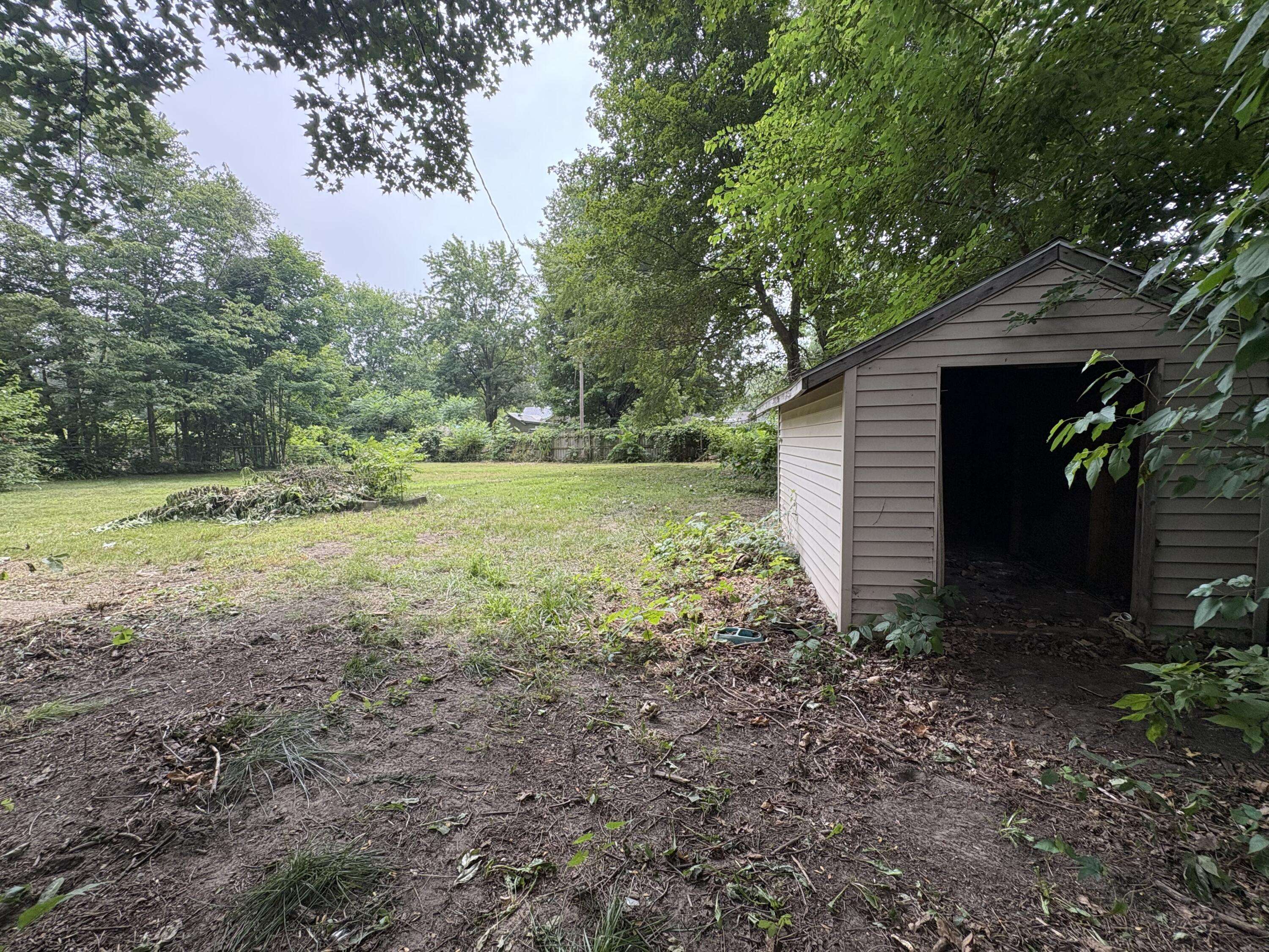 212 W South ST, Hartford City, MI 49057