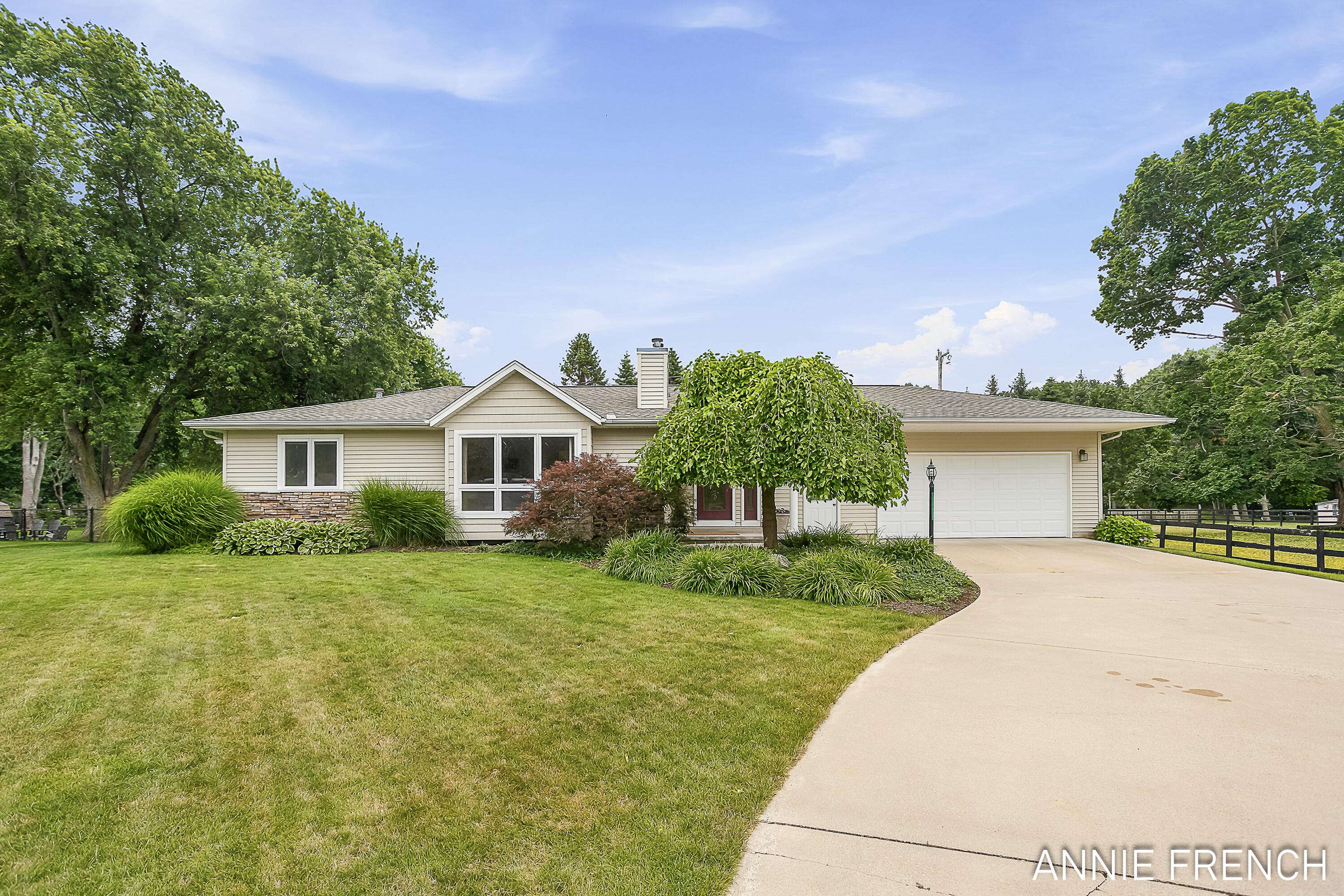 6390 147th AVE, Laketown Twp, MI 49423