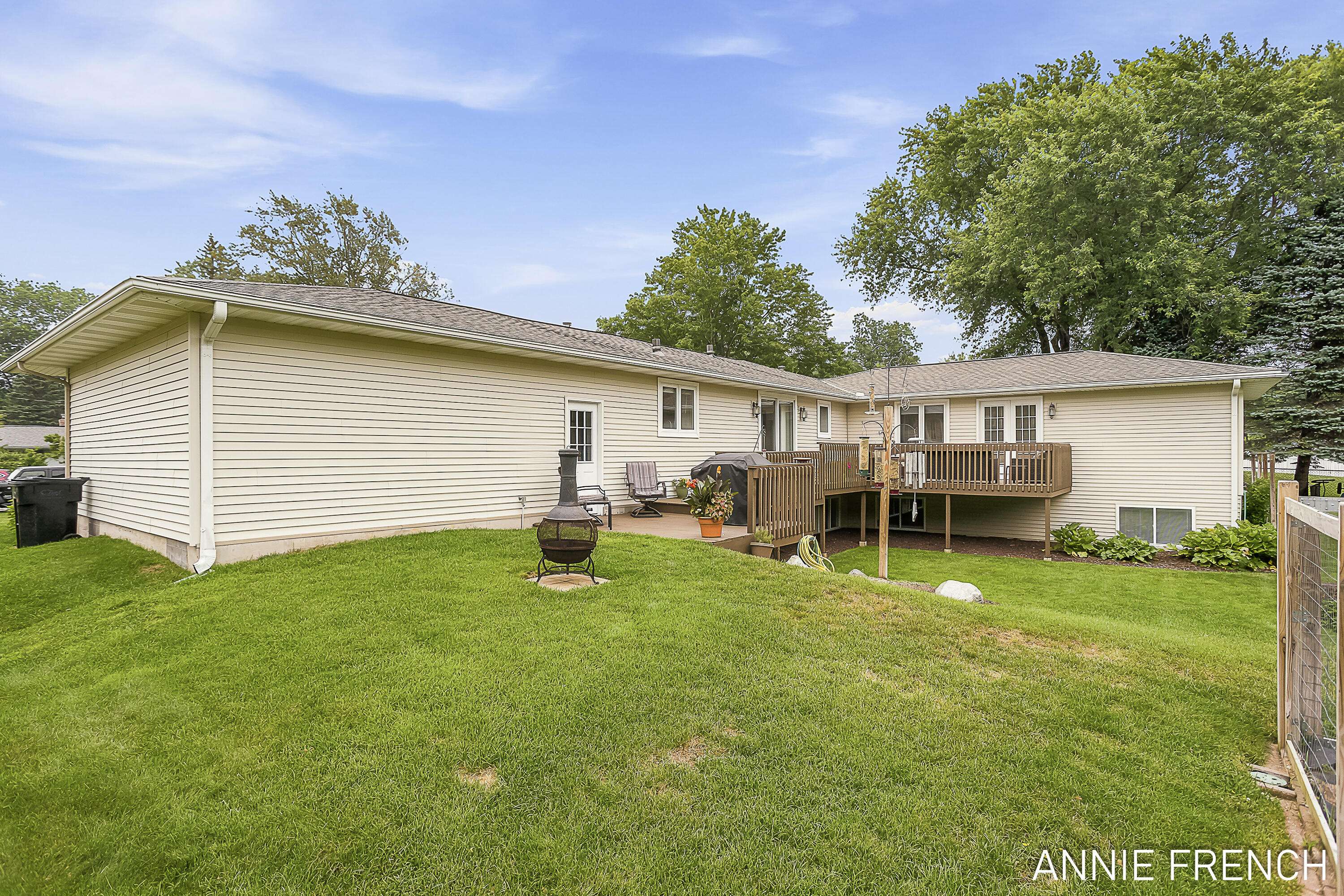 6390 147th AVE, Laketown Twp, MI 49423