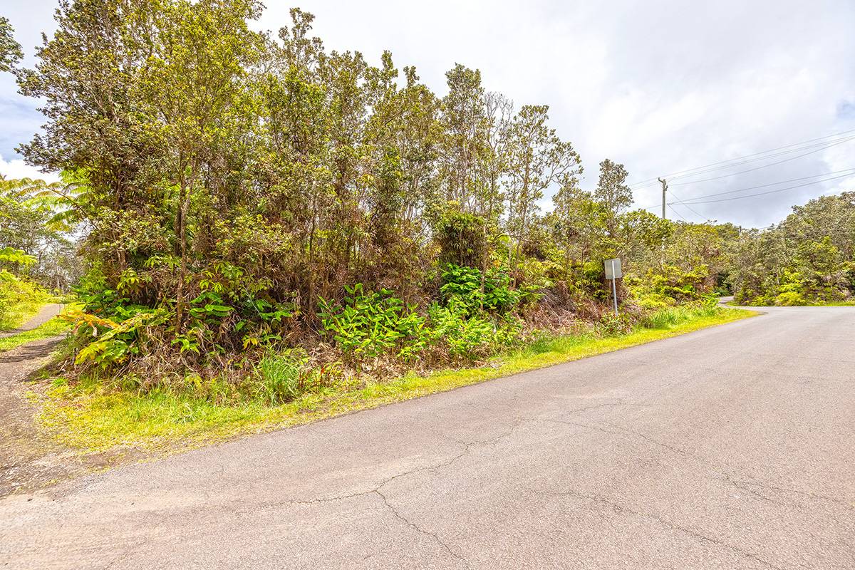 NAHELENANI ST, Volcano, HI 96785