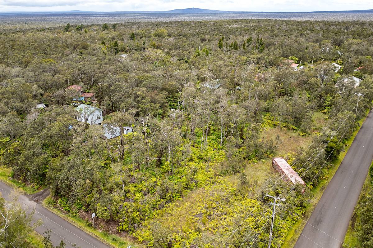 NAHELENANI ST, Volcano, HI 96785