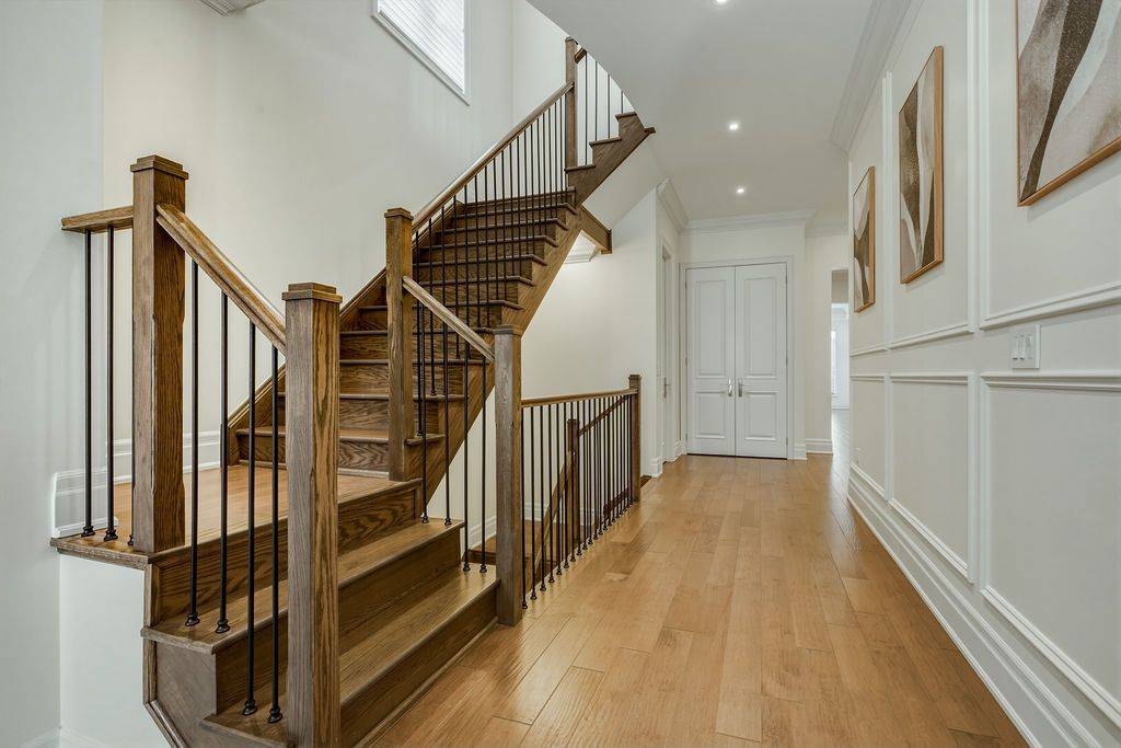 343 Tudor AVE, Oakville, ON L6K 2V5