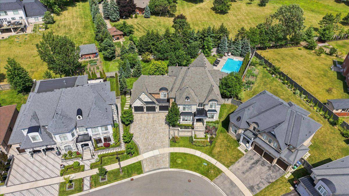 146 Degrey DR, Brampton, ON L6P 3X7