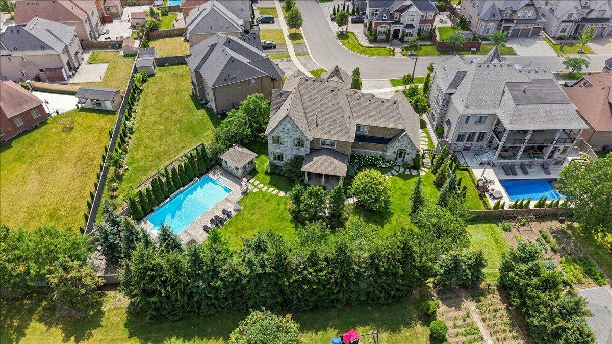 146 Degrey DR, Brampton, ON L6P 3X7