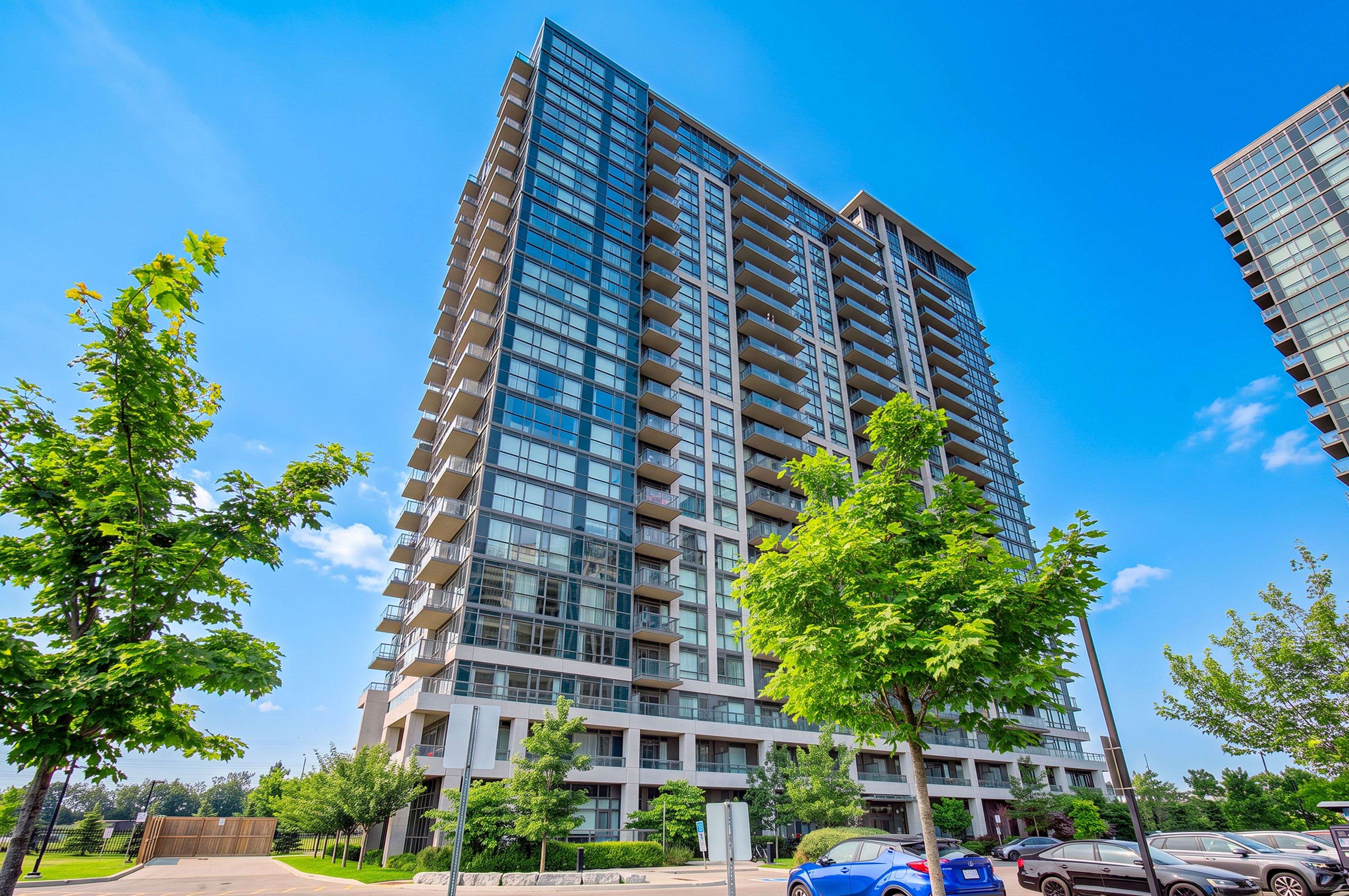 349 Rathburn RD W #107, Mississauga, ON L5B 0G9