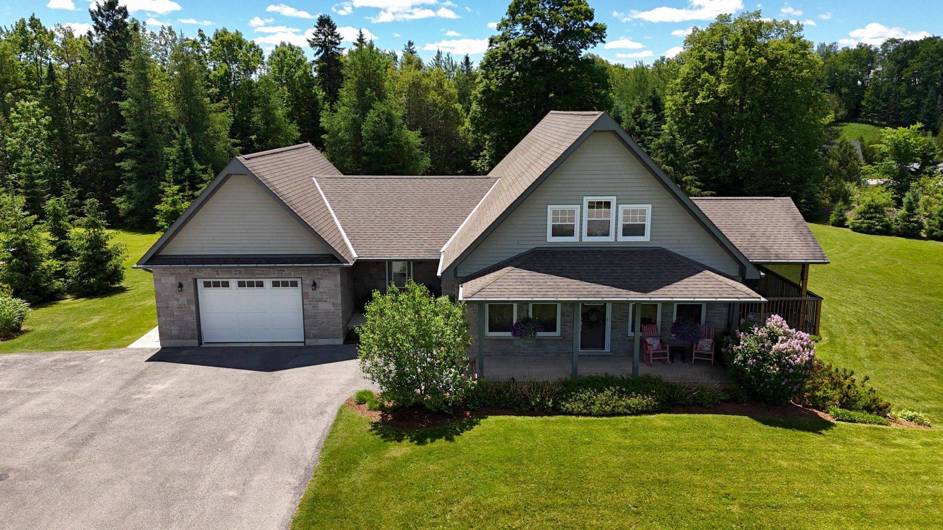 156 Highland DR, West Grey, ON N0C 1H0