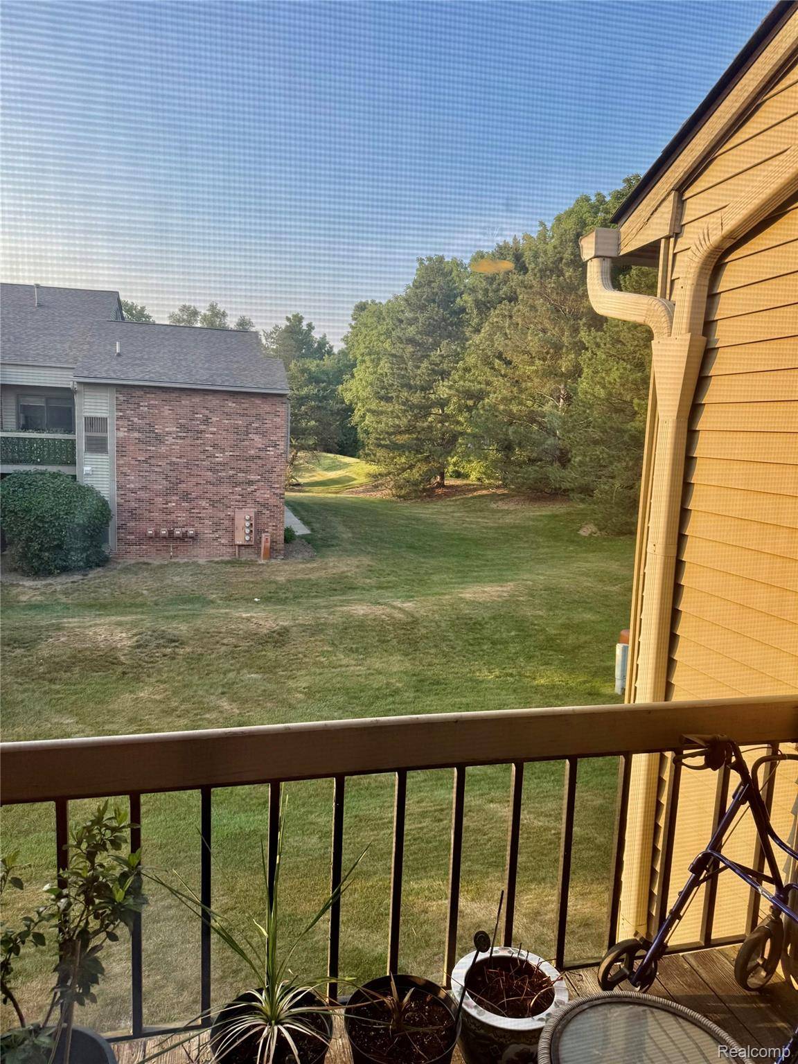 20721 Indian Creek DR, Farmington Hills, MI 48335