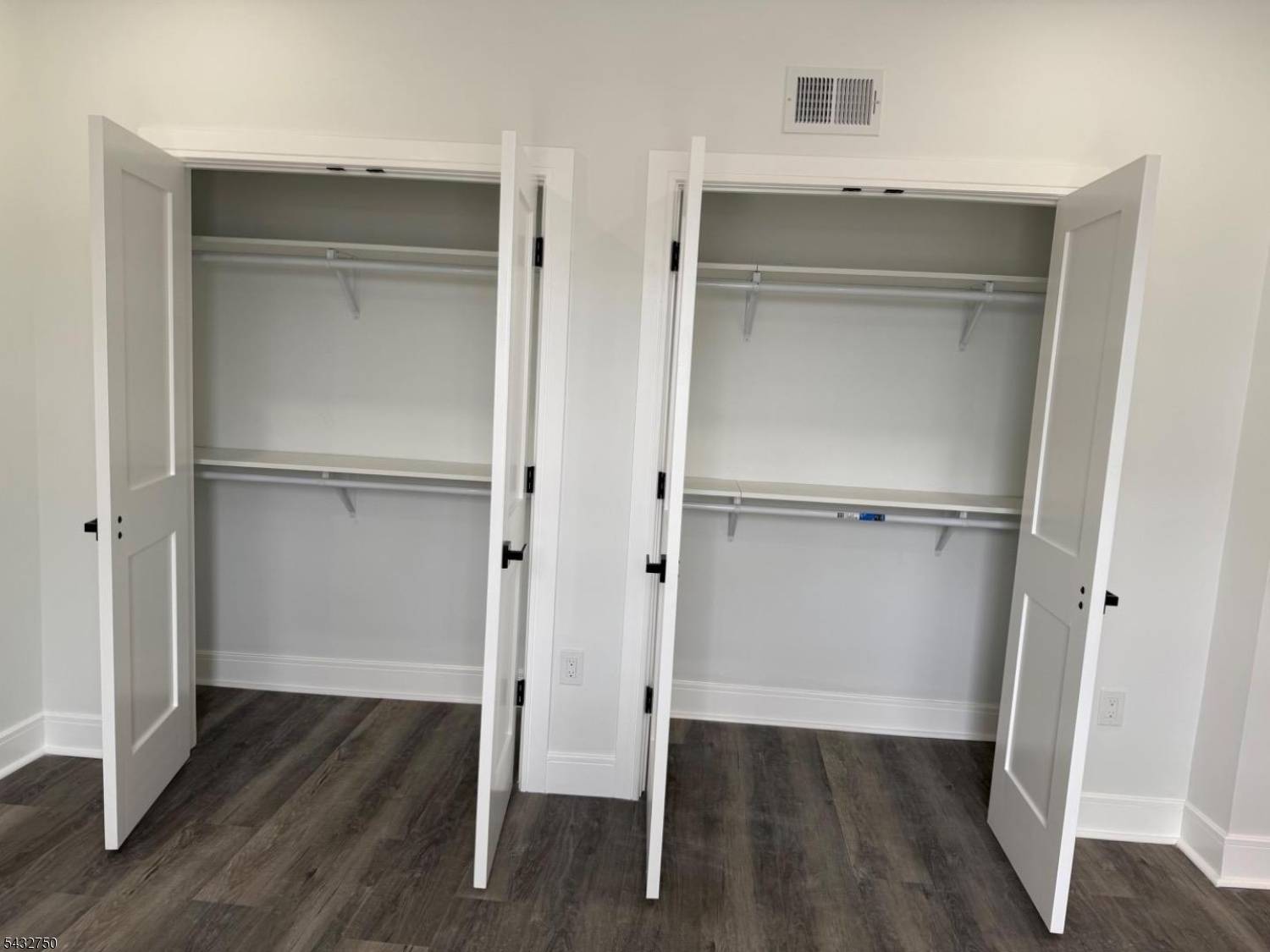 321 Jefferson Ave #3, Elizabeth City, NJ 07201