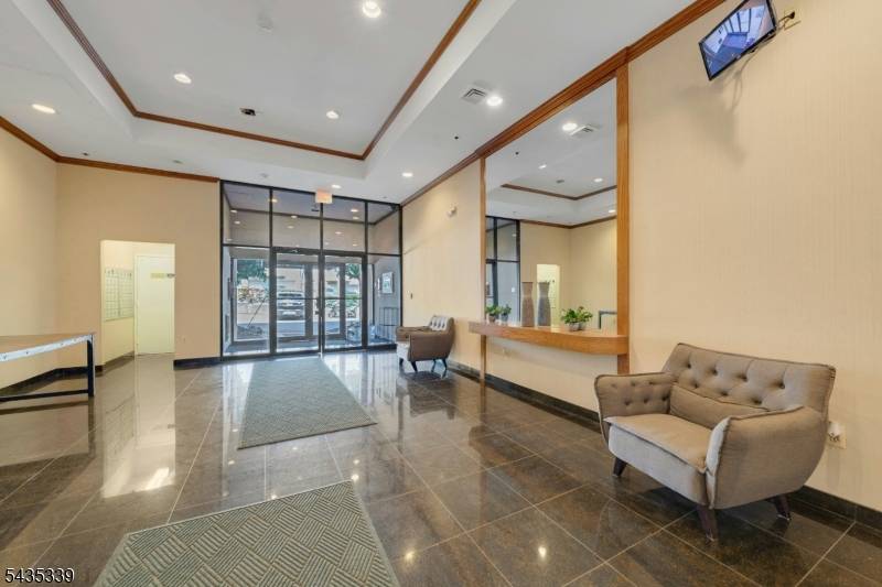 200 Division Street #6G, Cliffside Park Boro, NJ 07010