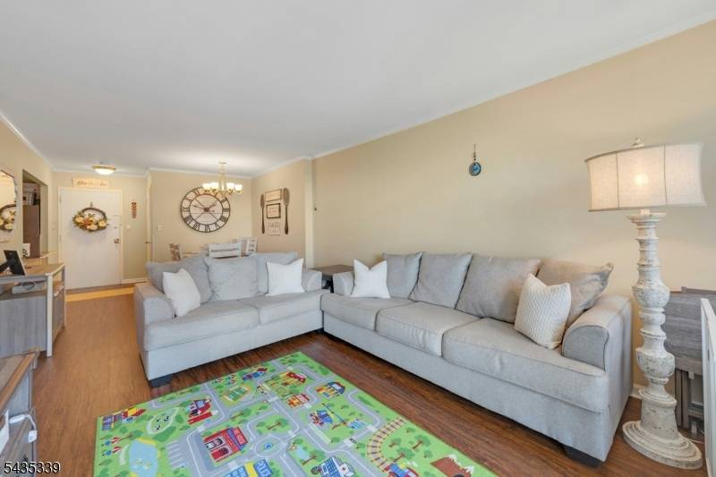 200 Division Street #6G, Cliffside Park Boro, NJ 07010