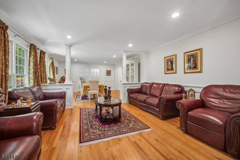 24 Rippling Brook Dr, Millburn Twp., NJ 07078