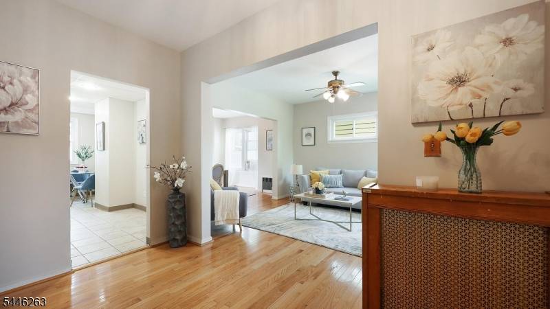 61 W Clay Ave, Roselle Park Boro, NJ 07204