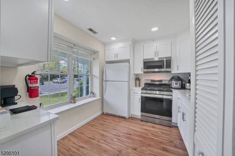 115 Wycombe Pl, Franklin Twp., NJ 08873