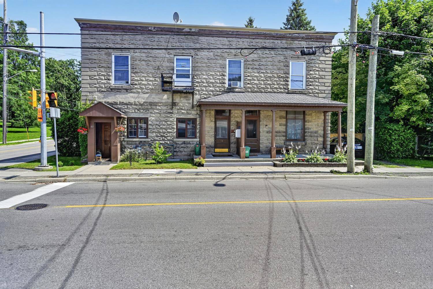 61 Pearl ST E, Brockville, ON K6V 1P6