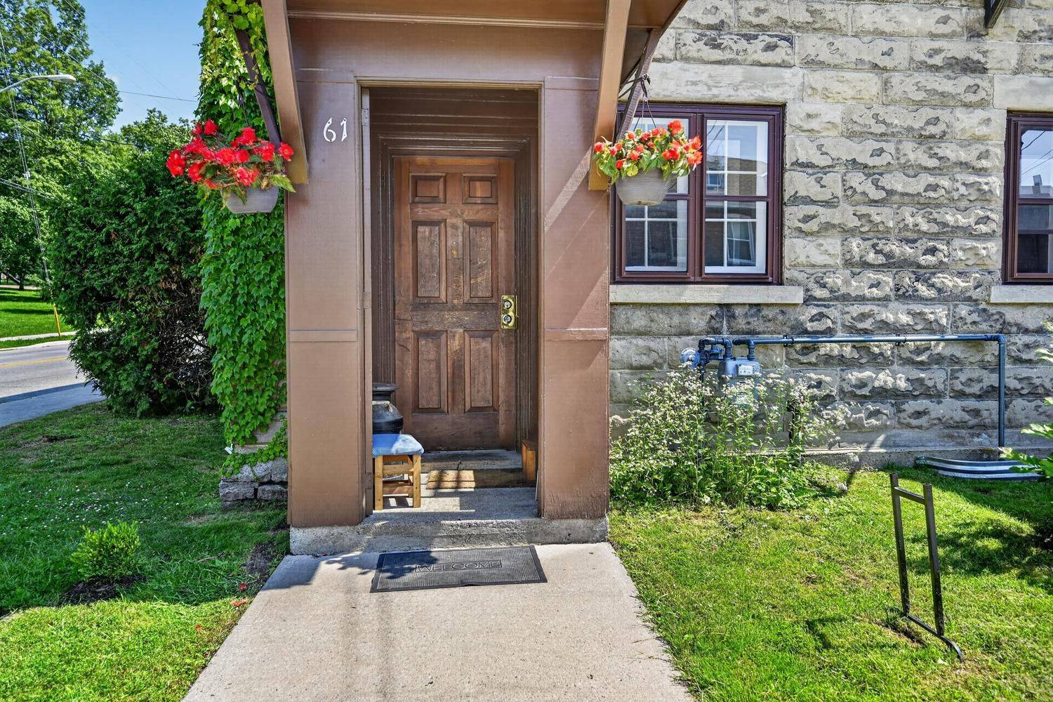 61 Pearl ST E, Brockville, ON K6V 1P6
