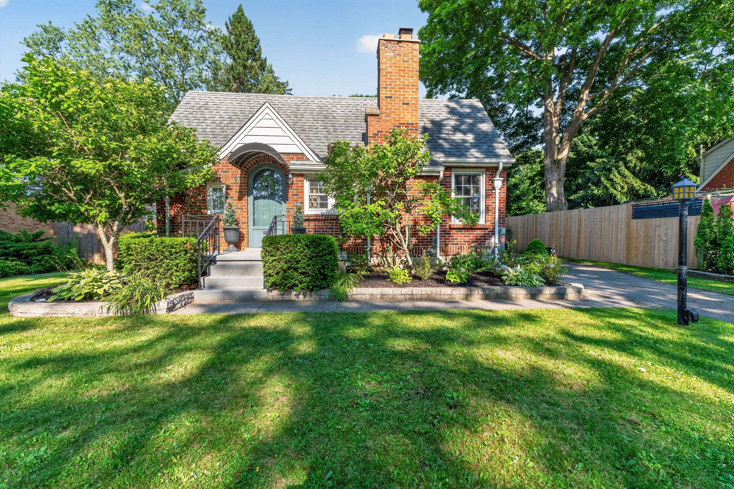 335 Sunset DR, Central Elgin, ON N5R 3C6