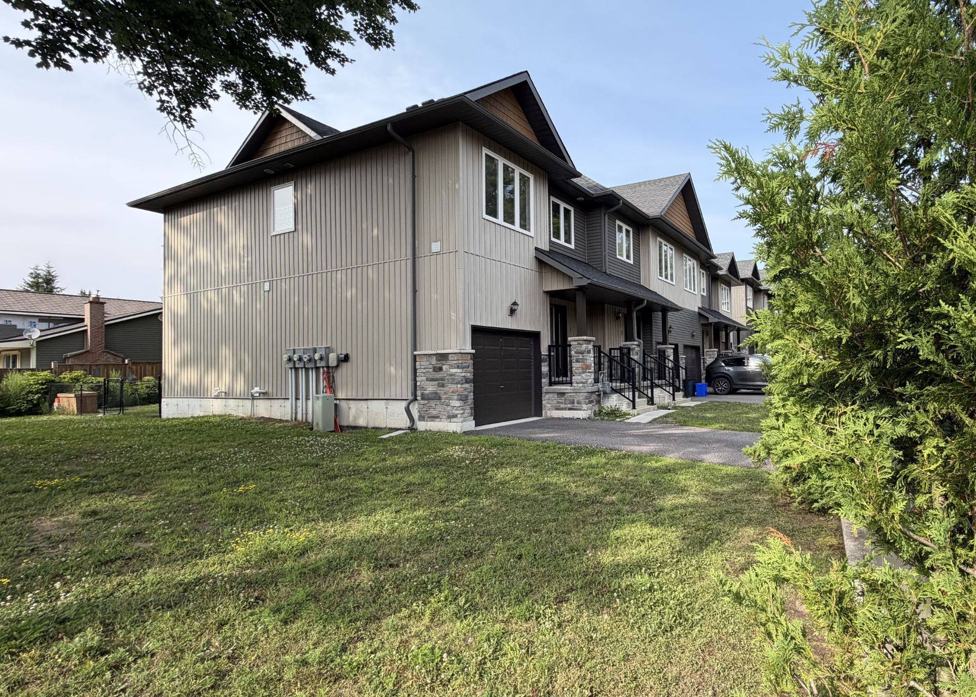 393 Manitoba ST N #1, Bracebridge, ON P1L 1B4