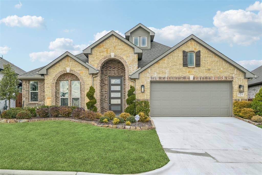121 Emperor Oak Court, Balch Springs, TX 75181