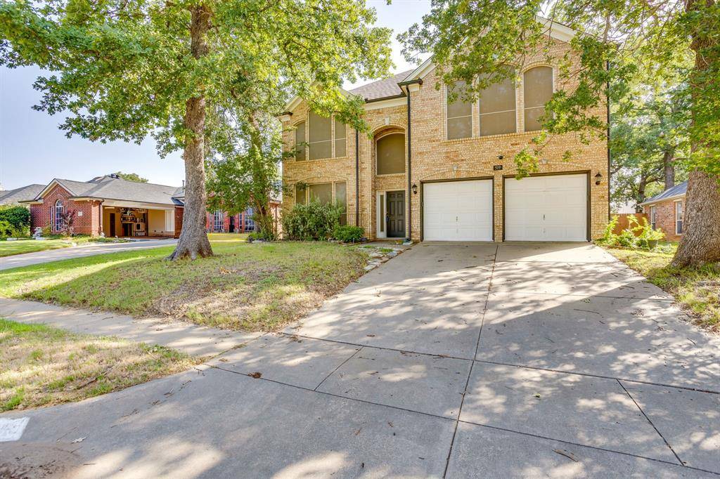 519 Deerwood Drive, Burleson, TX 76028