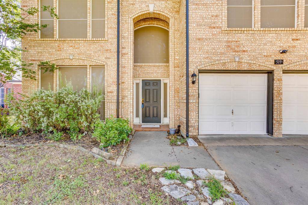 519 Deerwood Drive, Burleson, TX 76028