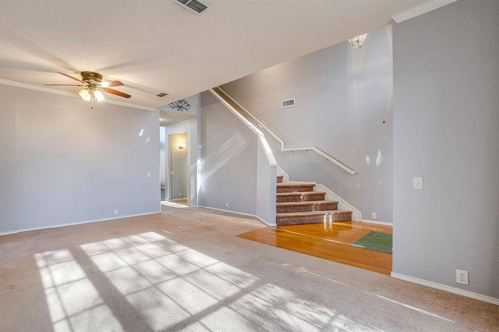 519 Deerwood Drive, Burleson, TX 76028