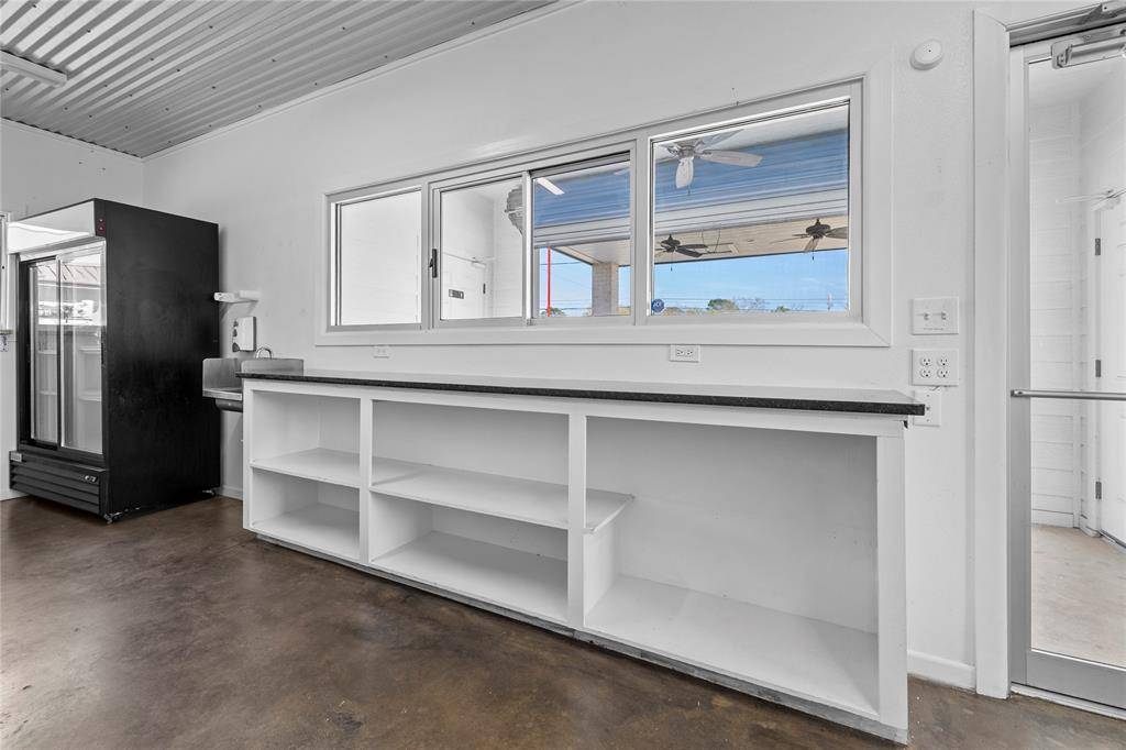 207 N Henderso Boulevard, Kilgore, TX 75662