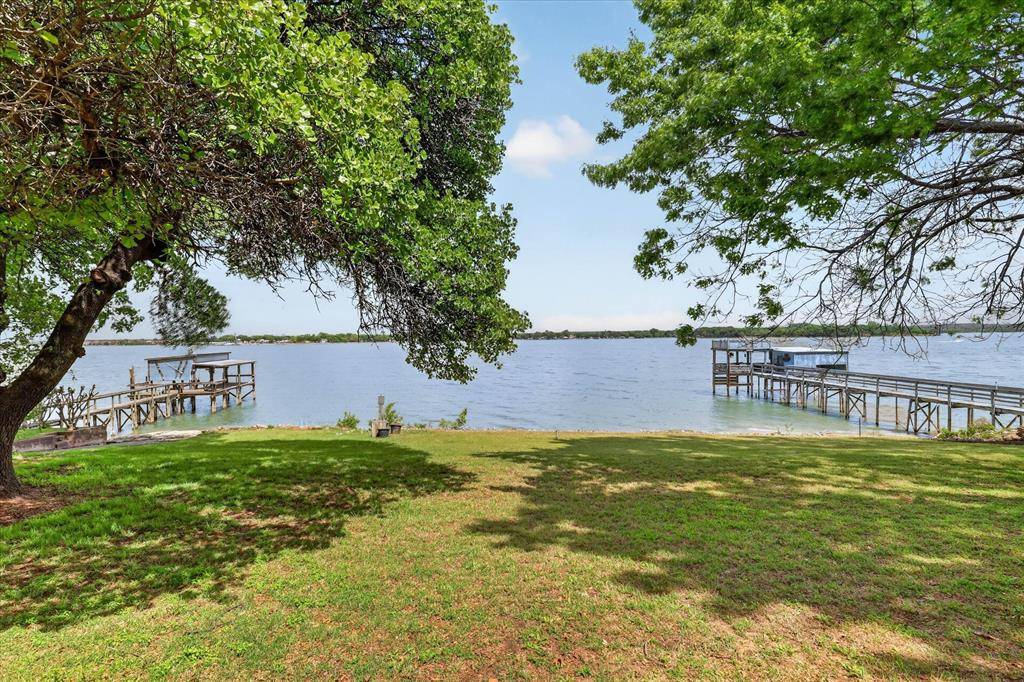 11740 East Court, Azle, TX 76020
