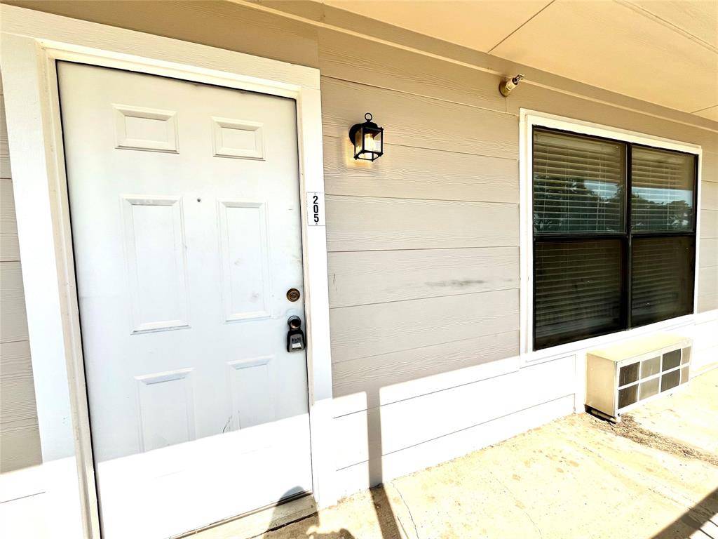 701 W Sycamore Street #205, Denton, TX 76201