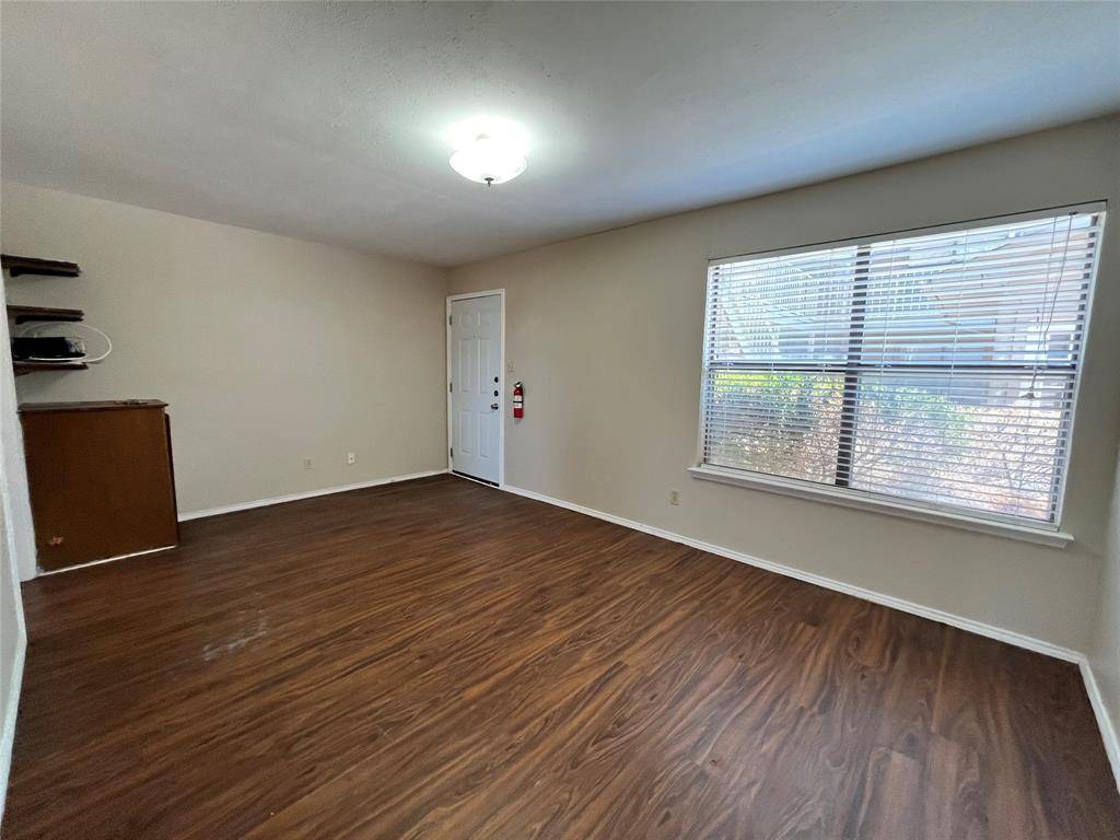 2526 W Prairie Street #108, Denton, TX 76201