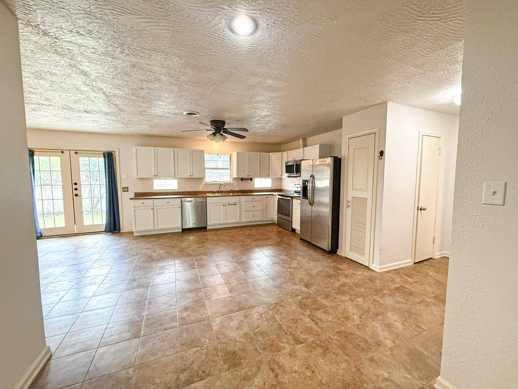 2424 Dorrington Drive, Dallas, TX 75228