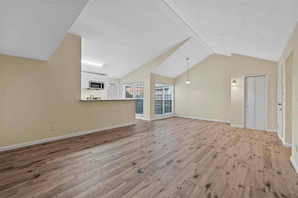 6005 Dooley Drive, The Colony, TX 75056
