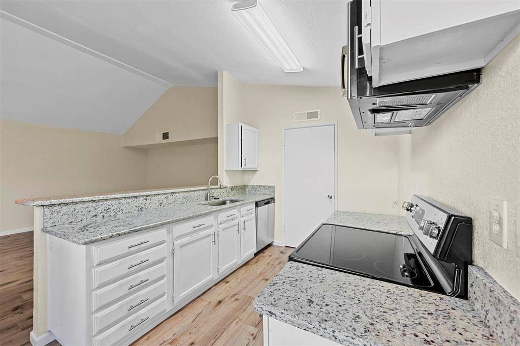 6005 Dooley Drive, The Colony, TX 75056