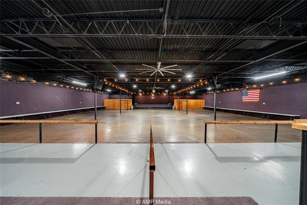 1183 W McHarg Street, Stamford, TX 79553