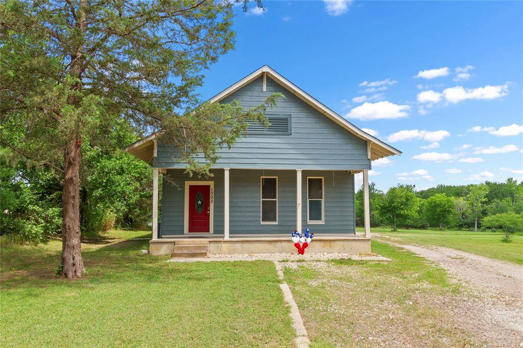 1302 New Hope Road, Hubbard, TX 76648