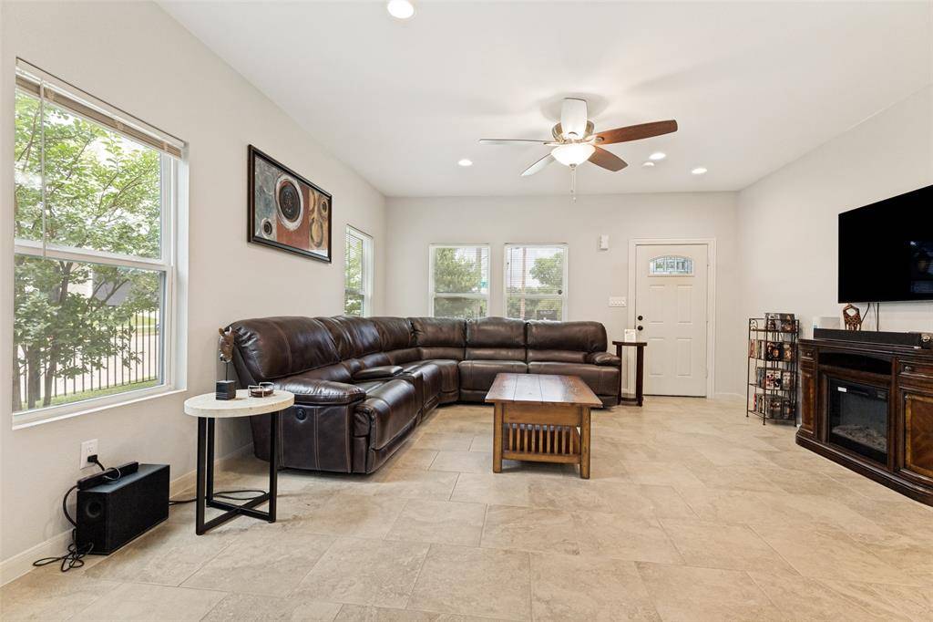 2000 Langston Street, Fort Worth, TX 76105