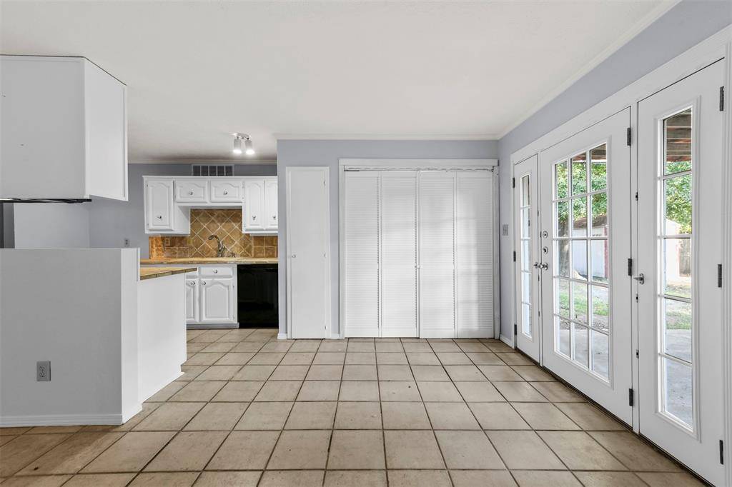 1305 Clark Trail, Grand Prairie, TX 75052