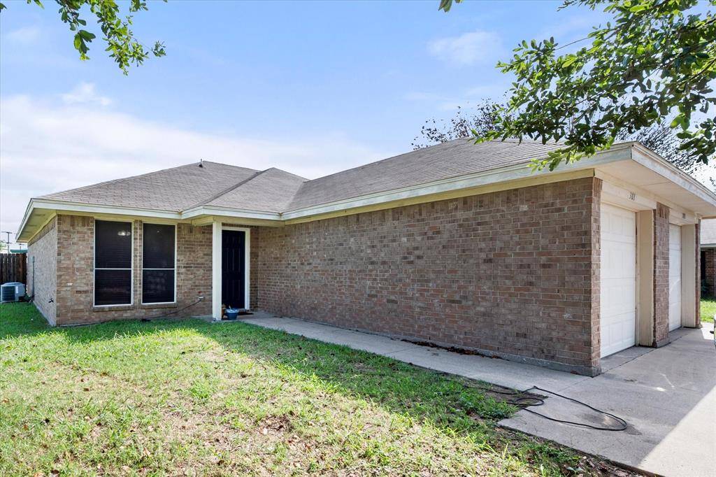 301 Schumacher Drive #303, Burleson, TX 76028