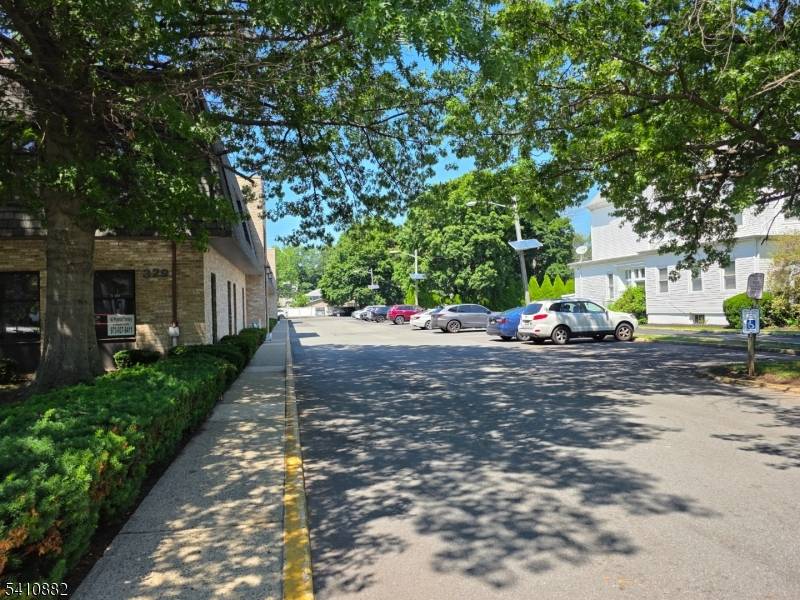 329 Belleville Ave, Bloomfield Twp., NJ 07003